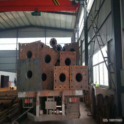 11月20日東營(yíng)港交通標(biāo)志桿