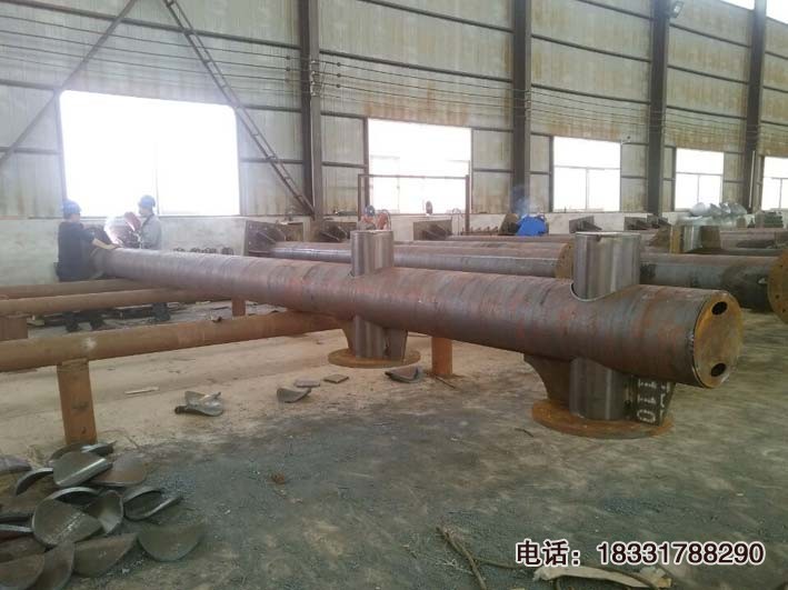 Φ273、Φ325懸臂式交通標(biāo)志桿加工廠家